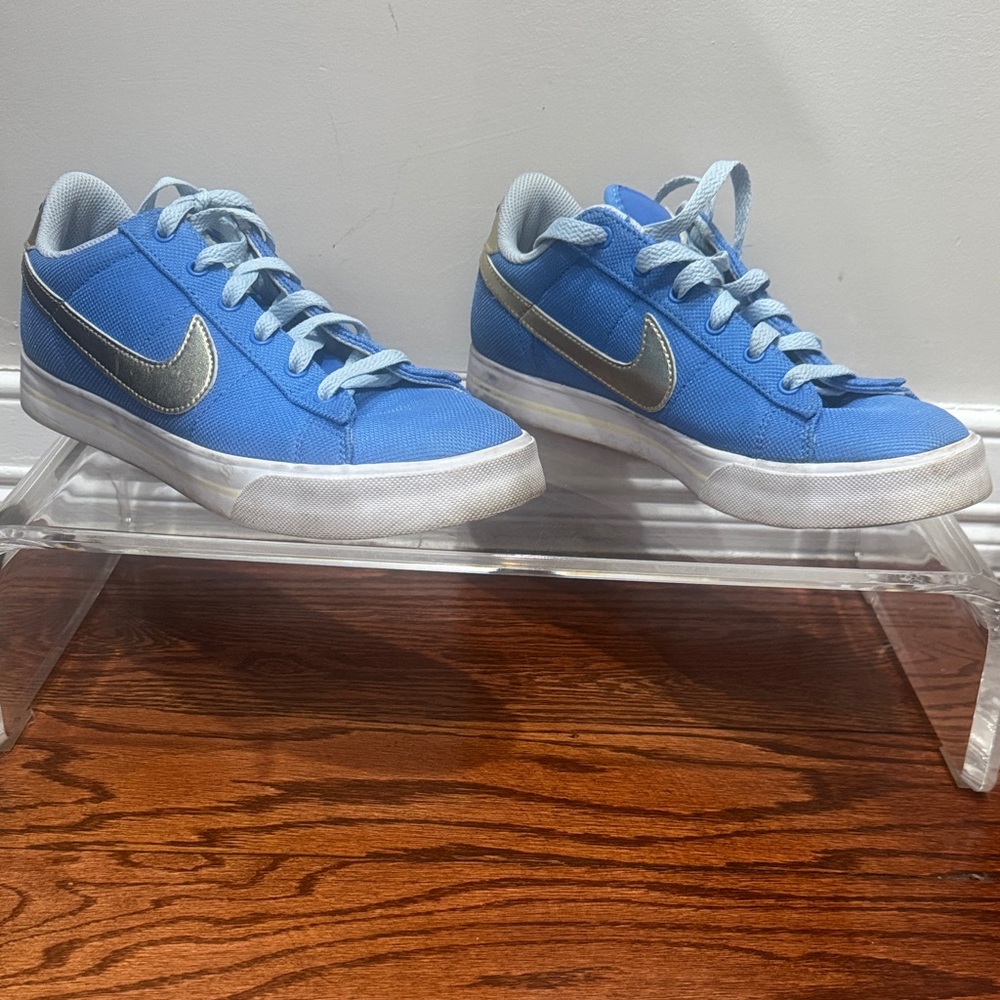 Nike women Sneakers in Blue with Silver Swoosh
